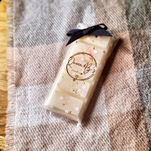 Dark Plum & Sandalwood